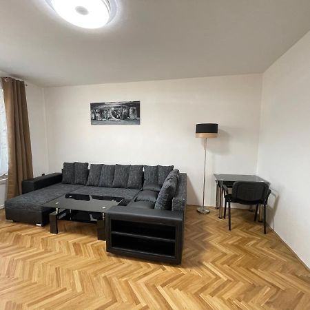 Apartman Jnj Velkomoravska Olomouc Eksteriør billede