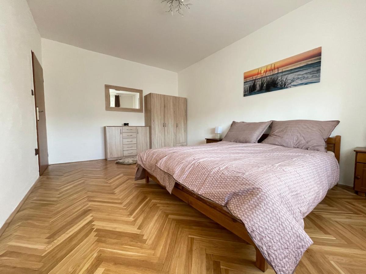 Apartman Jnj Velkomoravska Olomouc Eksteriør billede